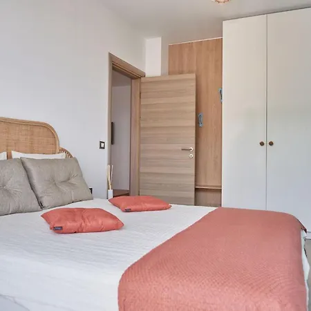Cosmic At The Sea In N Pool Appartement *