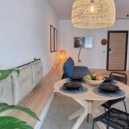 Cosmic At The Sea In N Pool Appartement